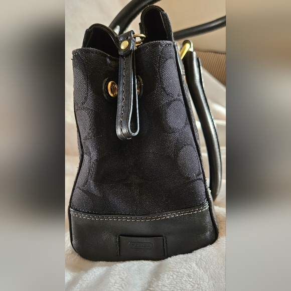 Coach Hampton Carryall signature blk on blk canvas. EUC w/COA QR CODE. #11062 - Picture 4 of 10